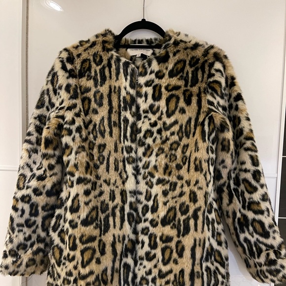 Coat - Picture 1 of 4